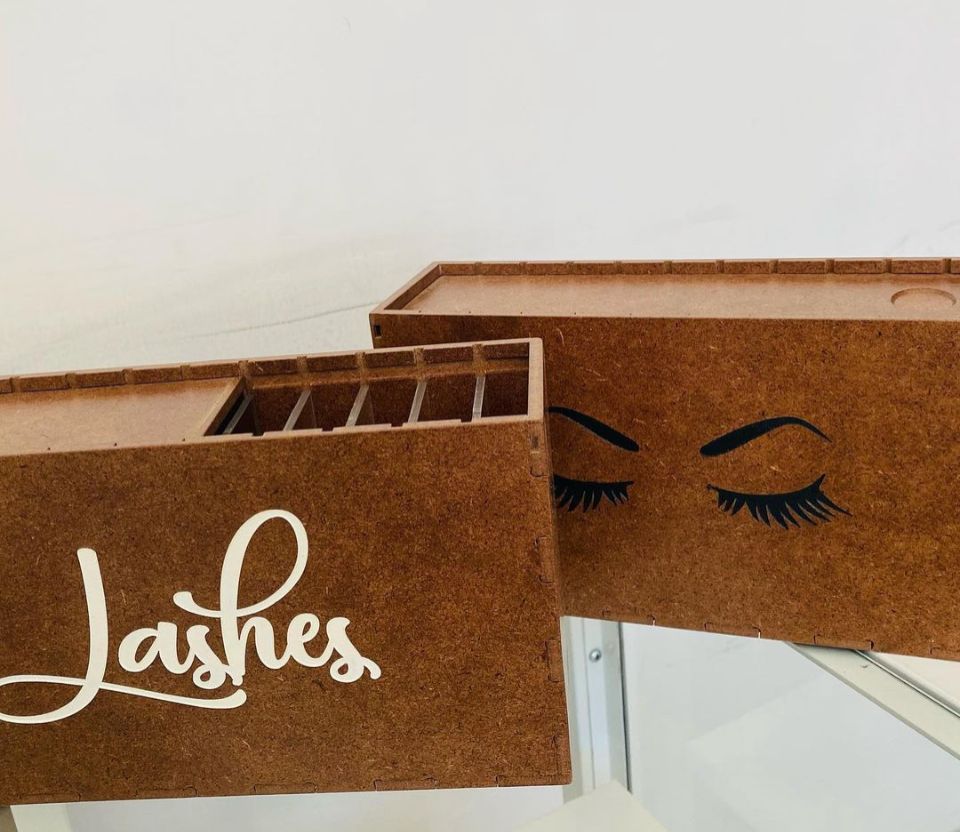 LASHES BOX MADERA